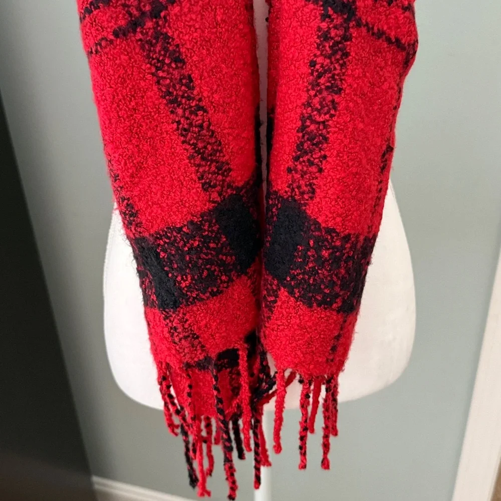 Red and Black Plaid Blanket Scarf - Picture 4 of 4